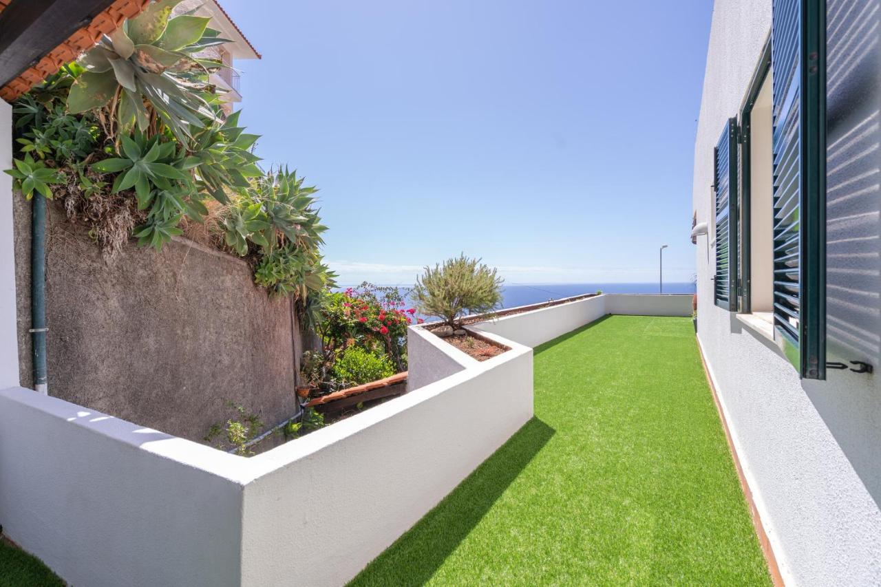 Flowers Island House 3 Canico  Exterior photo